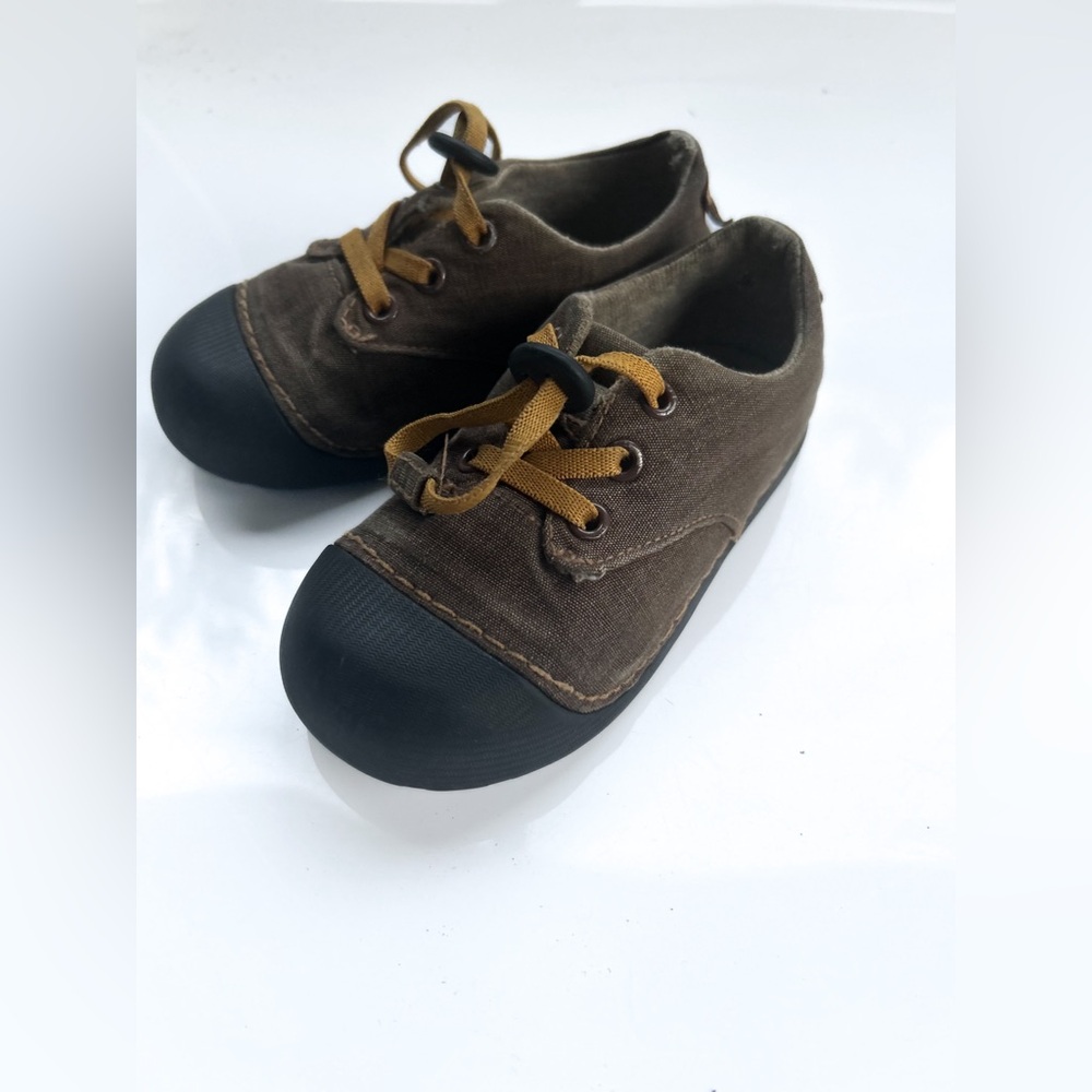 Simple  / baby shoes